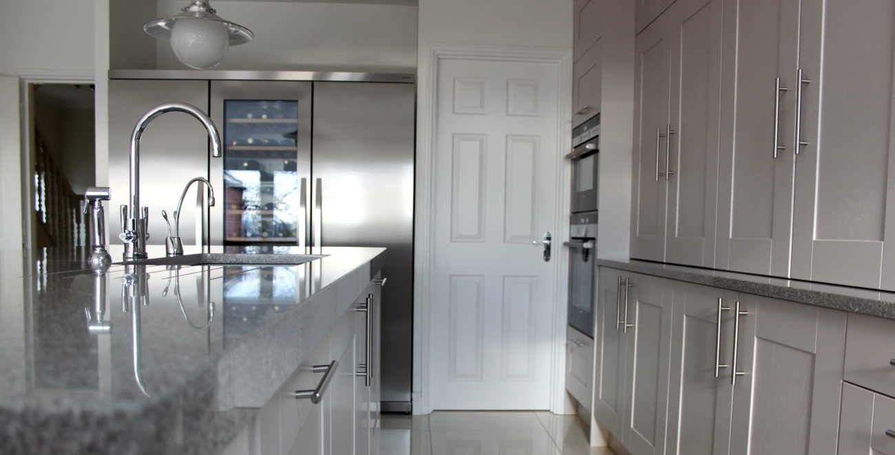 Mitre joint on drop edge worktop finish